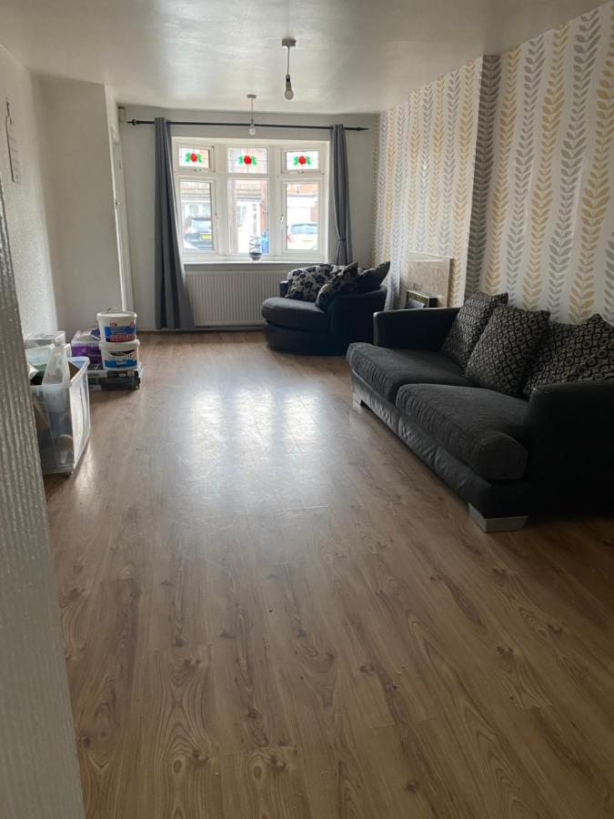 La Mansion Bed and Breakfast Wednesbury Exteriör bild