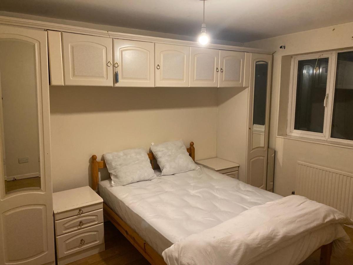 La Mansion Bed and Breakfast Wednesbury Exteriör bild