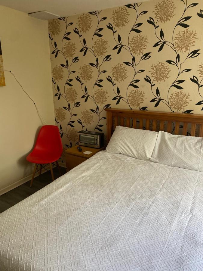 La Mansion Bed and Breakfast Wednesbury Exteriör bild