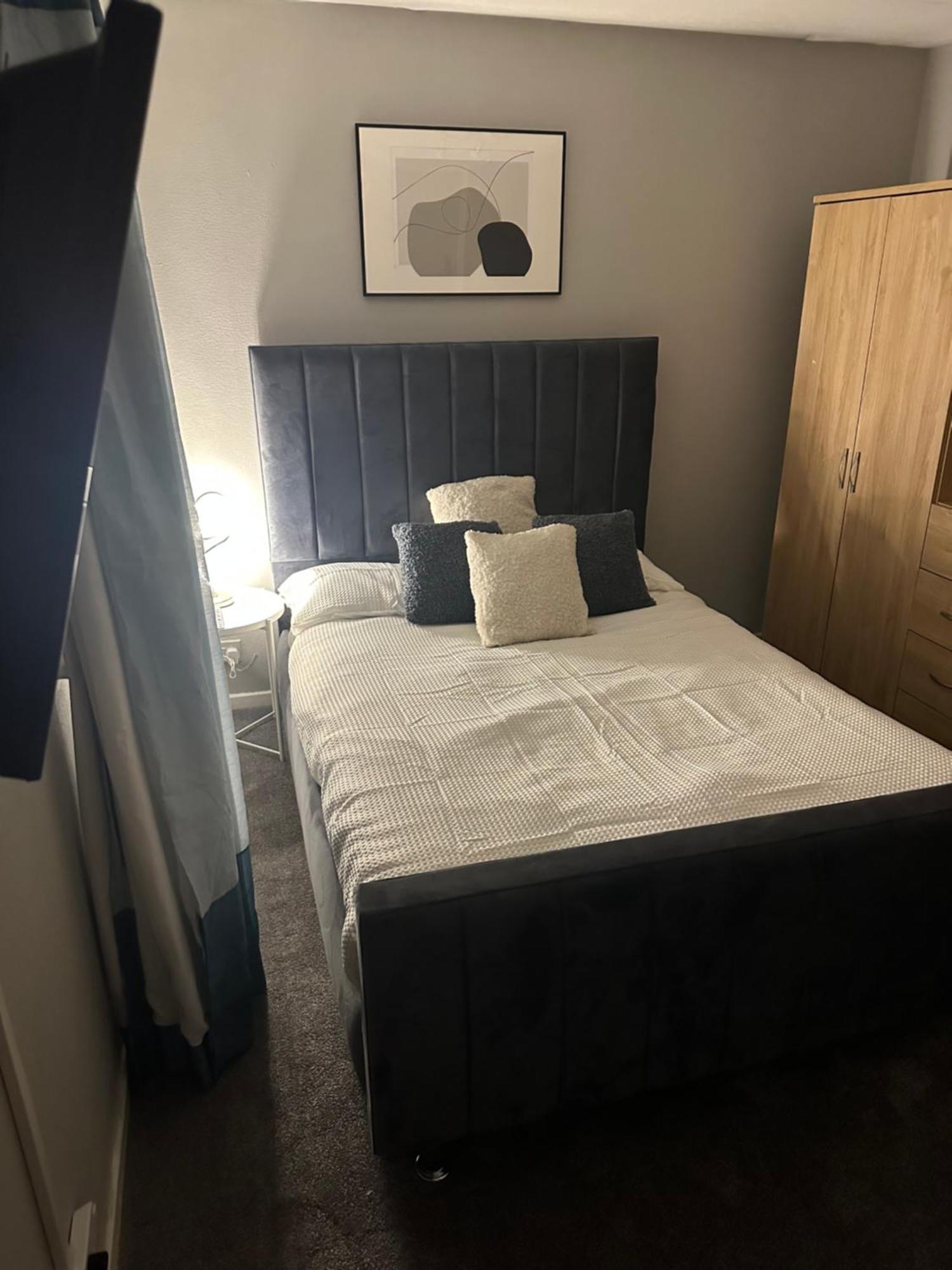 La Mansion Bed and Breakfast Wednesbury Exteriör bild